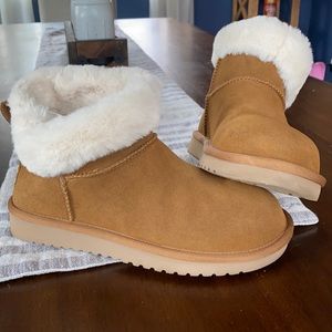 UGG by Koolaburra - Dezi Ankle Boot